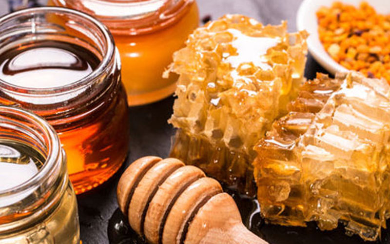 Phenolic Compounds in Honey and Their Associated